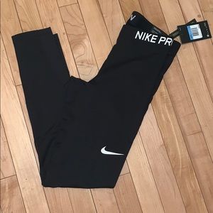 NIKE PRO LEGGINGS NWT!